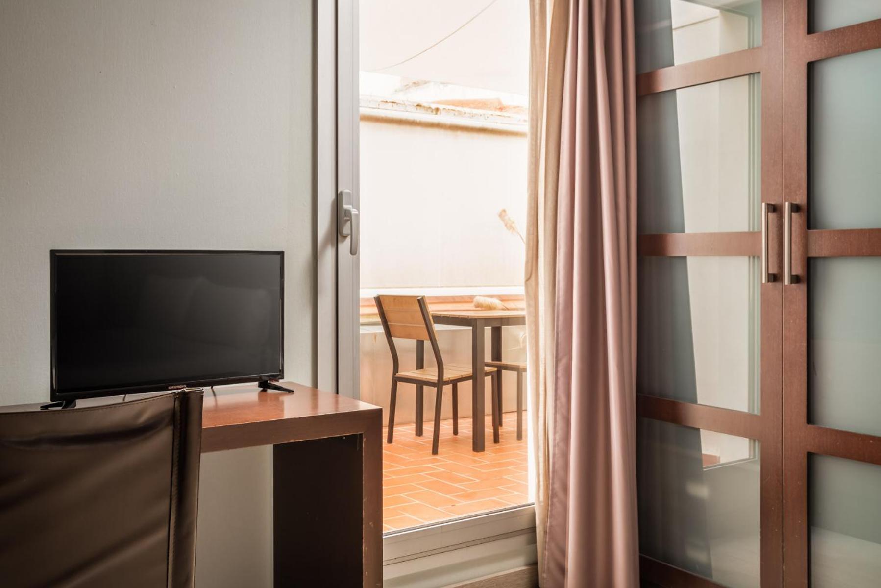 Hotel Madanis Liceo Оспиталет-де-Льобрегат Экстерьер фото