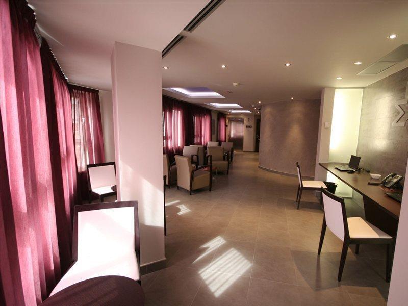 Hotel Madanis Liceo Оспиталет-де-Льобрегат Экстерьер фото