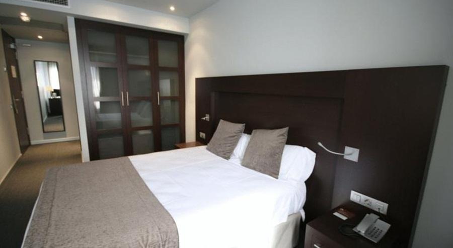 Hotel Madanis Liceo Оспиталет-де-Льобрегат Экстерьер фото