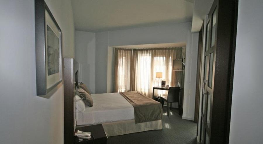 Hotel Madanis Liceo Оспиталет-де-Льобрегат Экстерьер фото